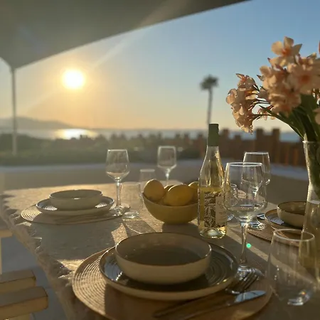 Unique Beachfront Villa, 5 Bedrooms, Swimming Pool & Jacuzzi