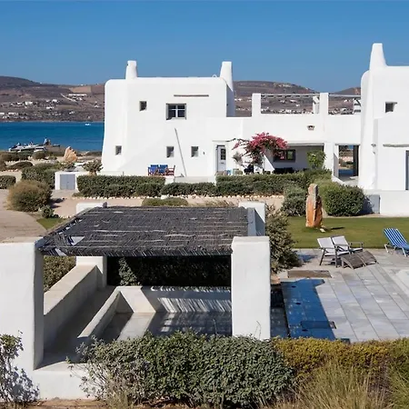 Unique Beachfront Villa, 5 Bedrooms, Swimming Pool & Jacuzzi Dom wakacyjny Pounda