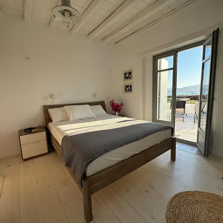 Unique Beachfront Villa, 5 Bedrooms, Swimming Pool & Jacuzzi Pounda