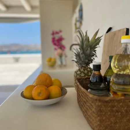 Unique Beachfront Villa, 5 Bedrooms, Swimming Pool & Jacuzzi * Pounda