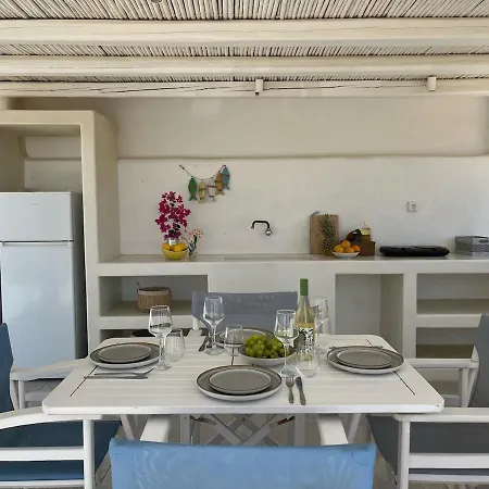 Unique Beachfront Villa, 5 Bedrooms, Swimming Pool & Jacuzzi *