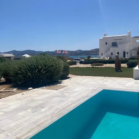 Dom wakacyjny Unique Beachfront Villa, 5 Bedrooms, Swimming Pool & Jacuzzi