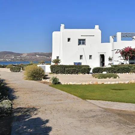 Dom wakacyjny Unique Beachfront Villa, 5 Bedrooms, Swimming Pool & Jacuzzi Pounda