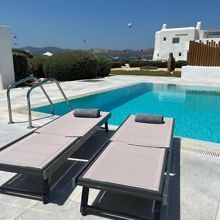 Dom wakacyjny Unique Beachfront Villa, 5 Bedrooms, Swimming Pool & Jacuzzi Pounda