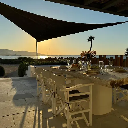 Unique Beachfront Villa, 5 Bedrooms, Swimming Pool & Jacuzzi * Pounda