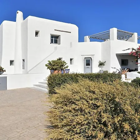 Unique Beachfront Villa, 5 Bedrooms, Swimming Pool & Jacuzzi Pounda