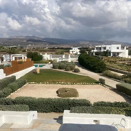 Unique Beachfront Villa, 5 Bedrooms, Swimming Pool & Jacuzzi * Pounda
