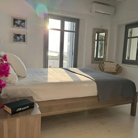 Unique Beachfront Villa, 5 Bedrooms, Swimming Pool & Jacuzzi * Pounda