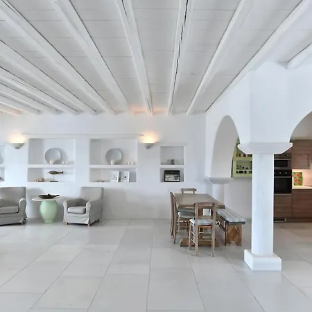 Unique Beachfront Villa, 5 Bedrooms, Swimming Pool & Jacuzzi